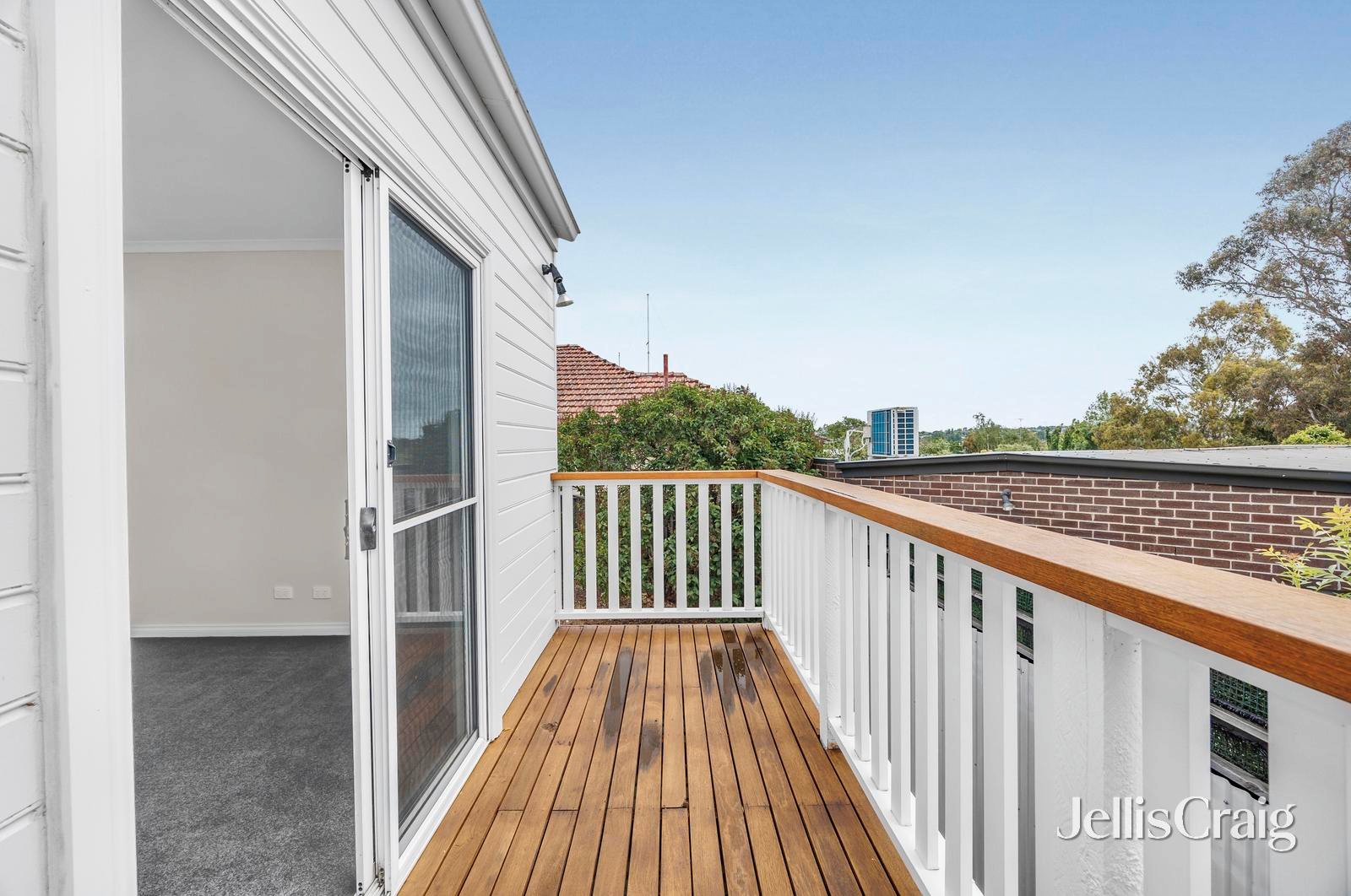 23 Young Street, Golden Point image 8