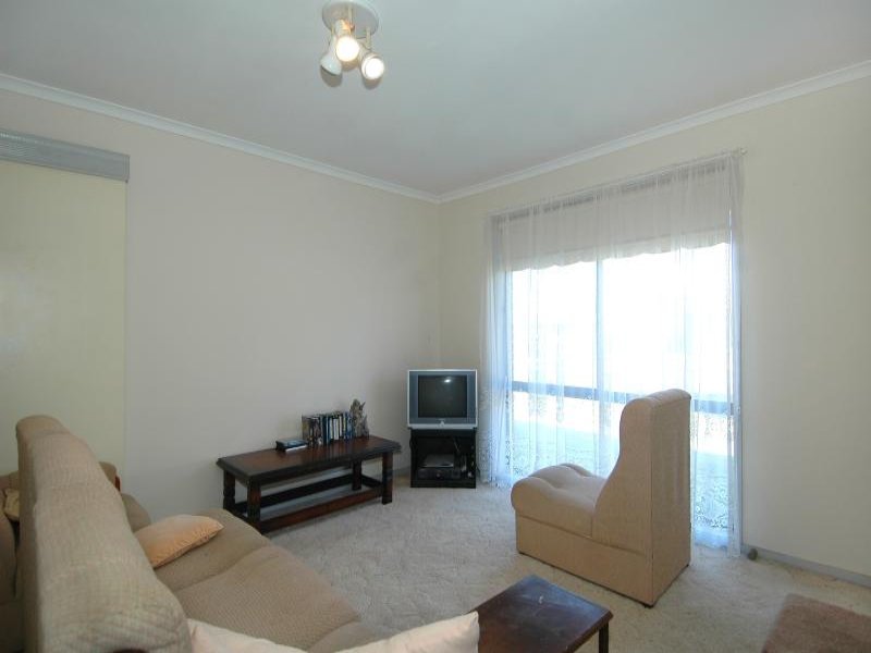 2/30-32 Enfield Drive, St Albans Park image 3