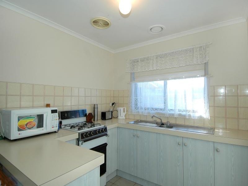 2/30-32 Enfield Drive, St Albans Park image 5