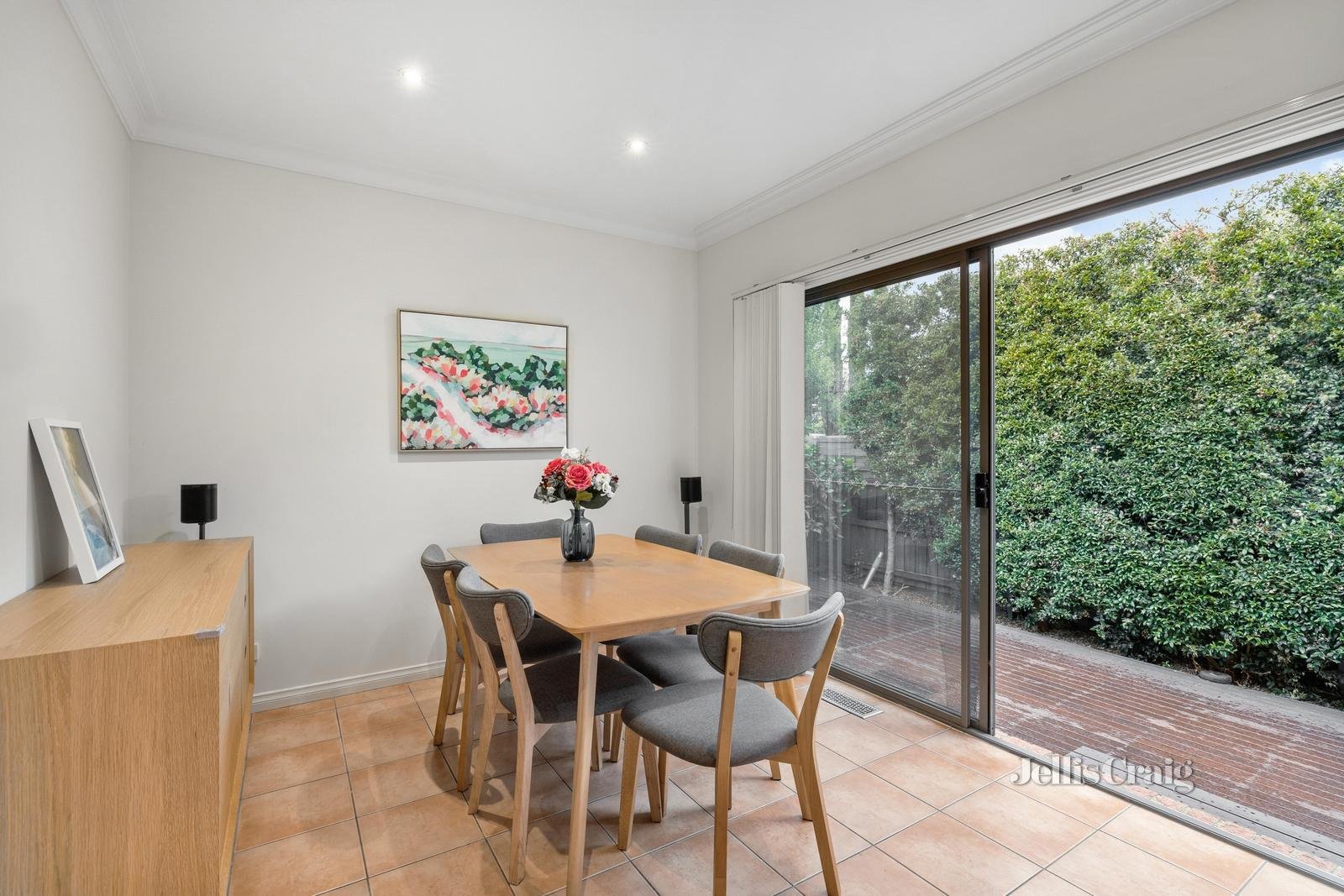 2/30 Castles Road, Bentleigh image 7