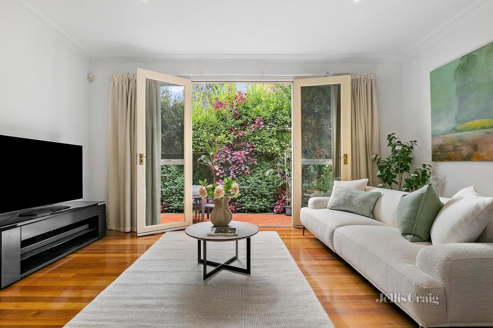 2/30 Corhampton Road, Balwyn North image 2