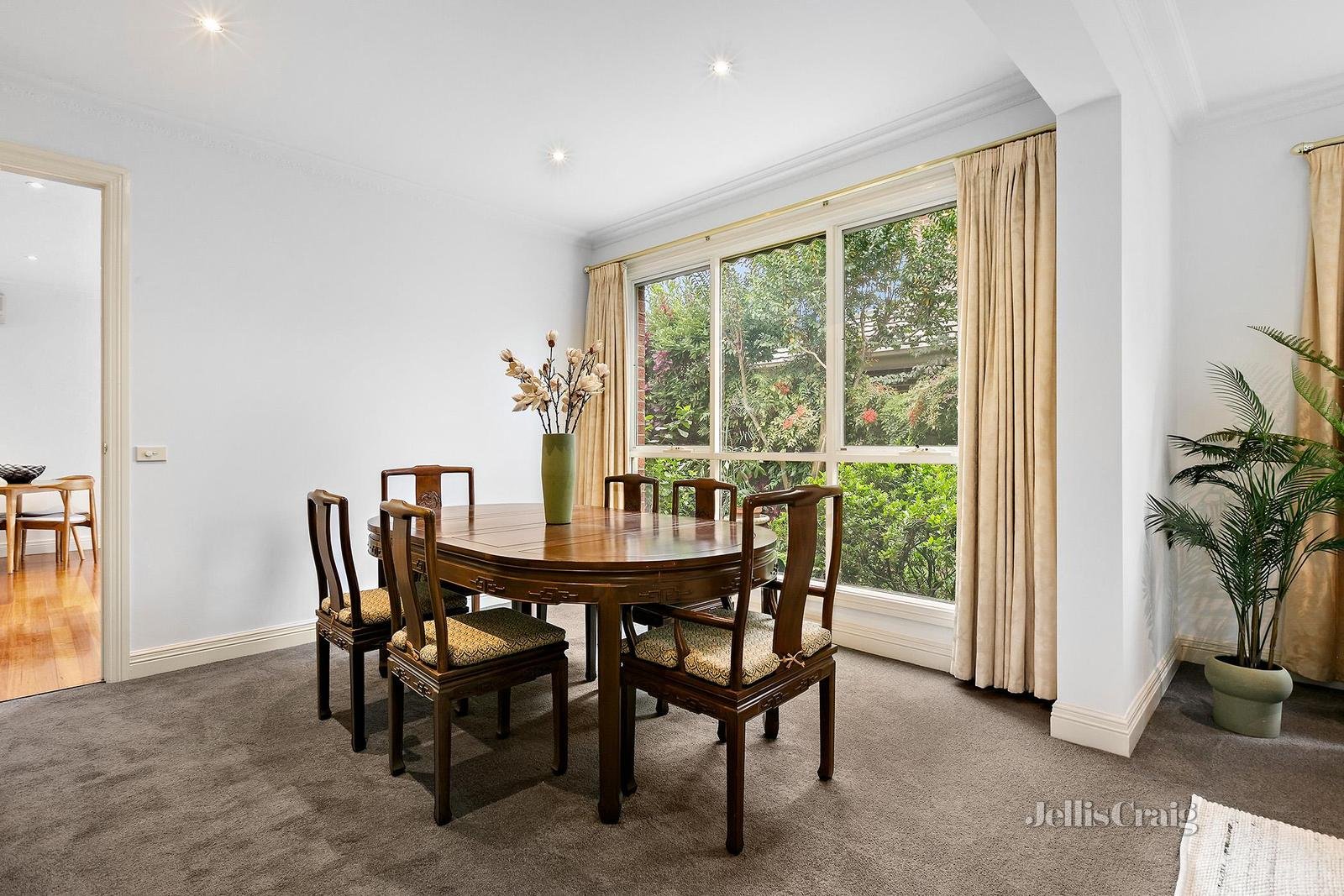 2/30 Corhampton Road, Balwyn North image 4