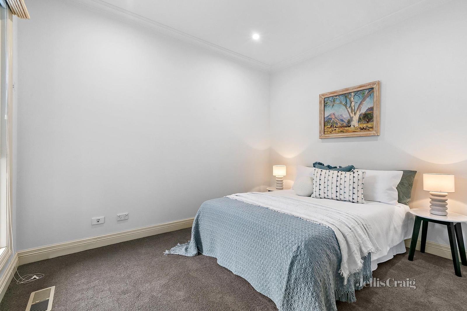 2/30 Corhampton Road, Balwyn North image 8