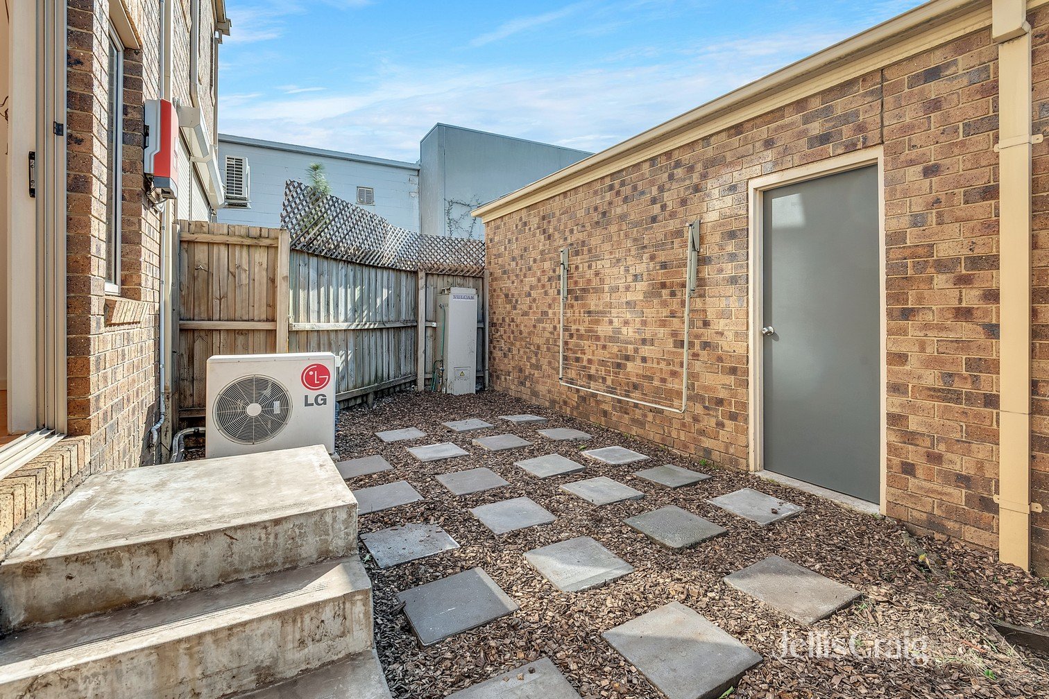 2/30 Grantham Street, Brunswick&nbsp;West image 13