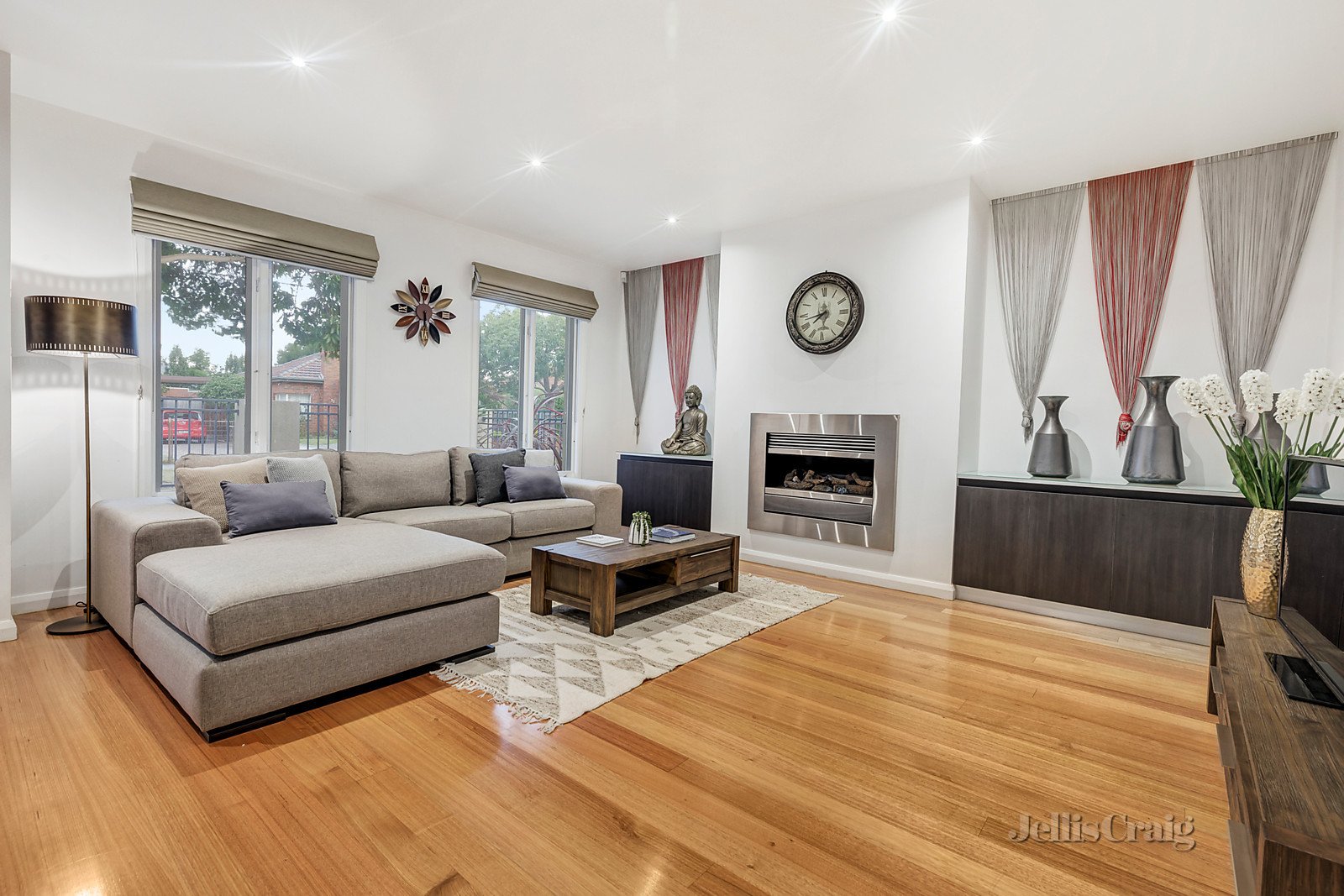 2/30 Harding Street, Bentleigh image 2