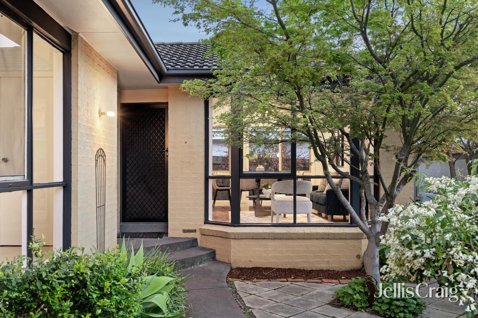 2/30 Paula Crescent, Doncaster East image 3