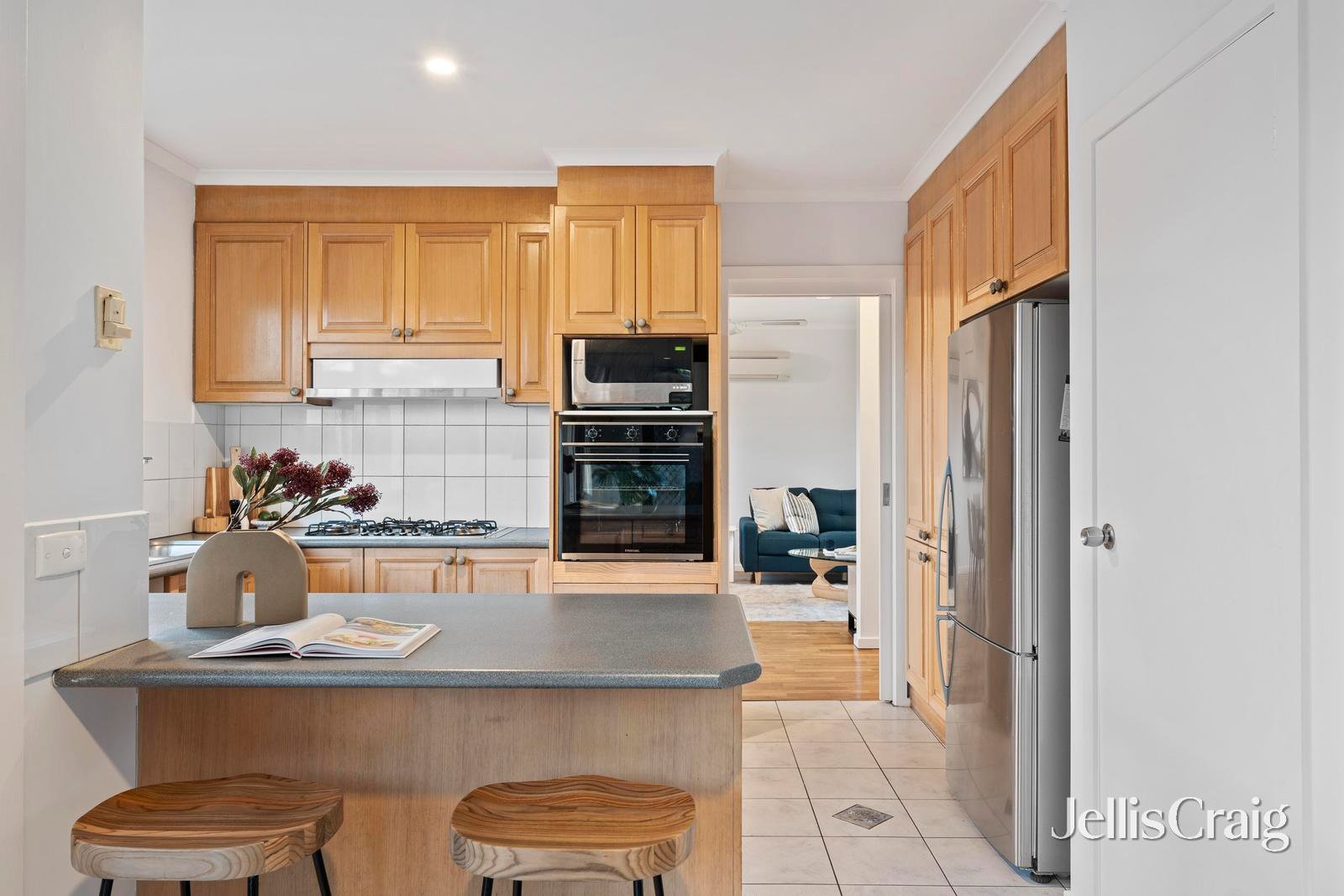 2/30 Paula Crescent, Doncaster East image 6