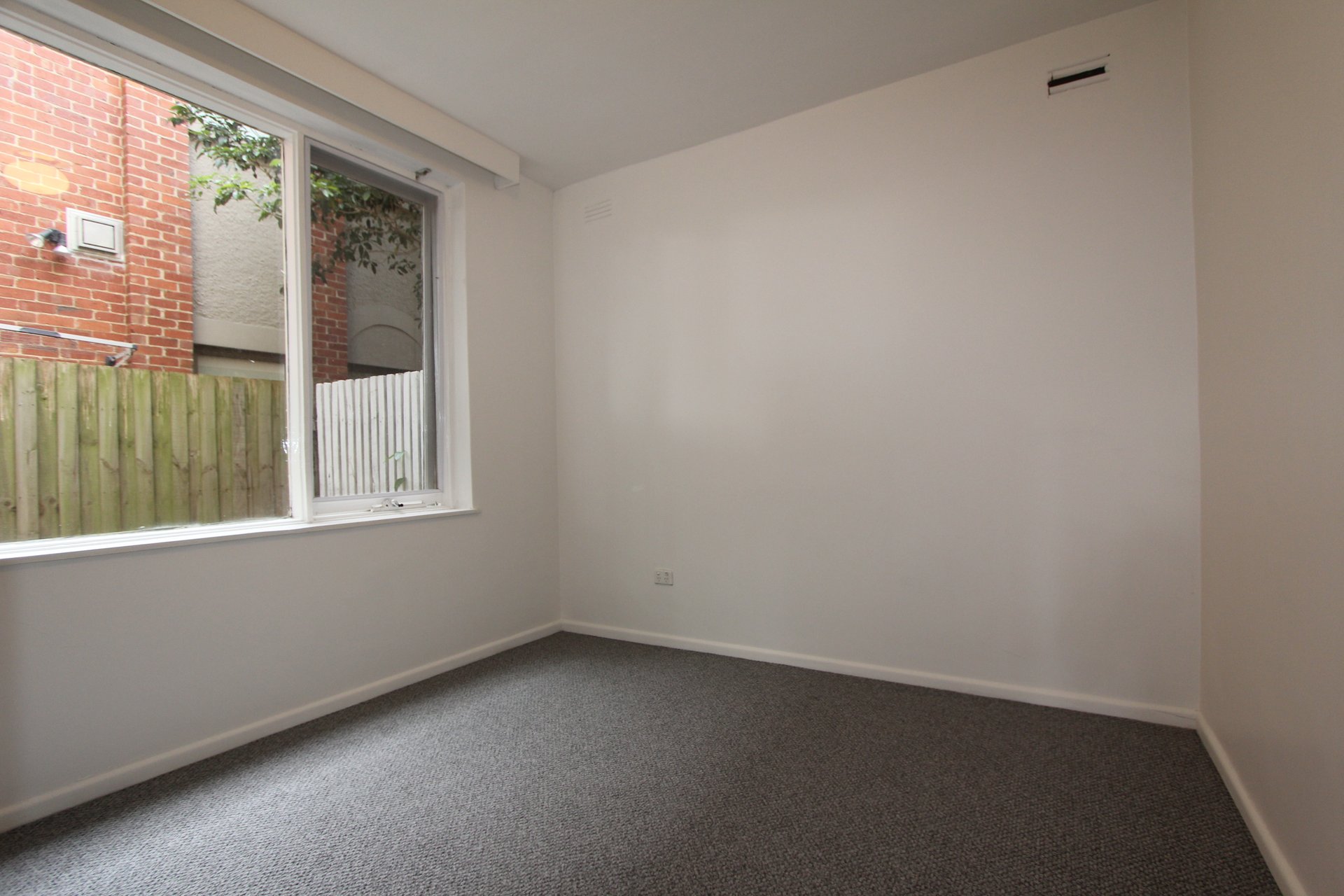 Property Gallery Thumbnail 5