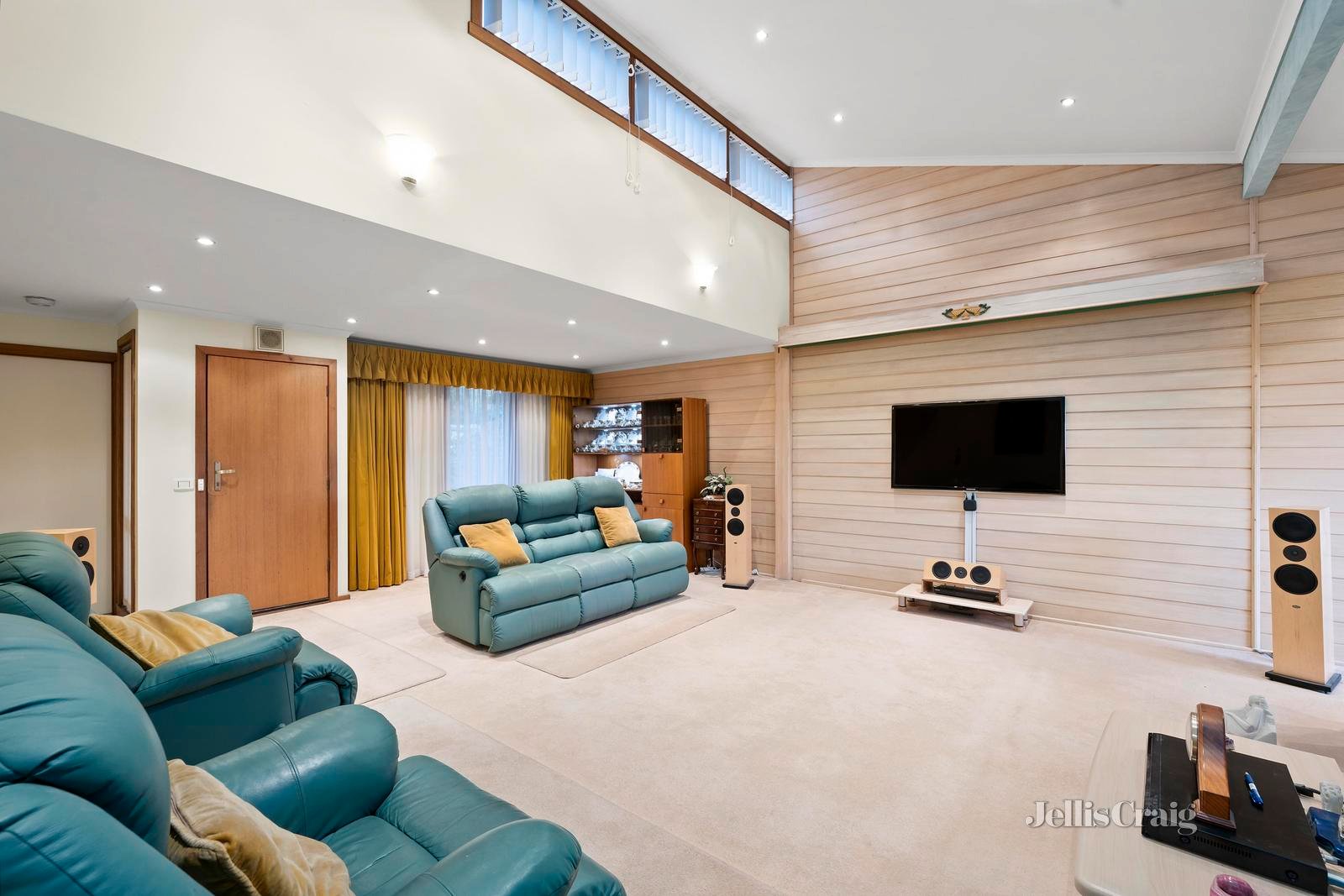 2/30 Thomas Street, Doncaster East image 3