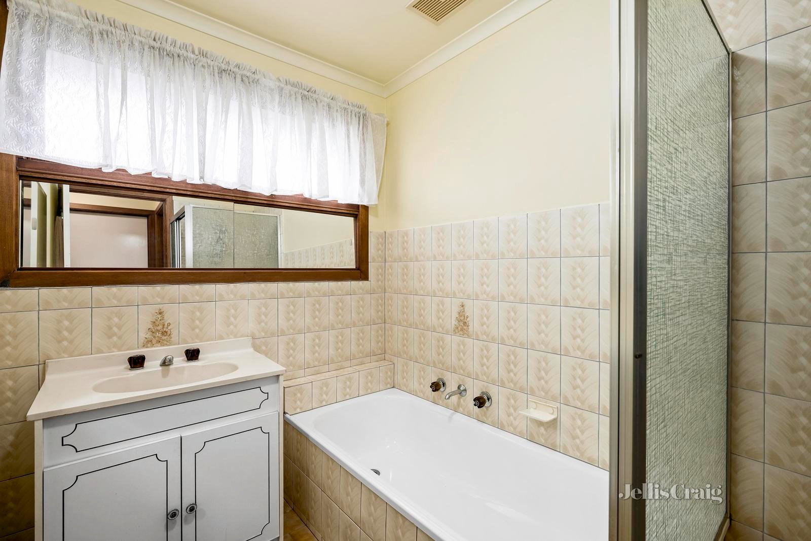 2/30 Thomas Street, Doncaster East image 8
