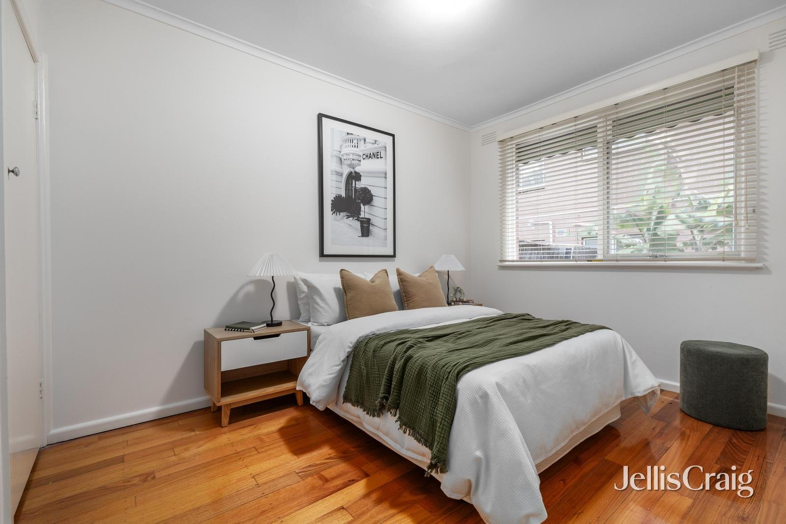 2/30 Weir Street, Balwyn image 8