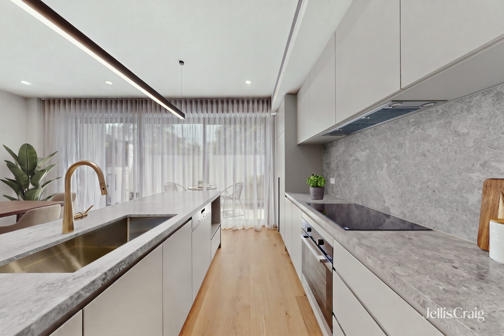 2/30 Whitehorse Road, Blackburn image 2