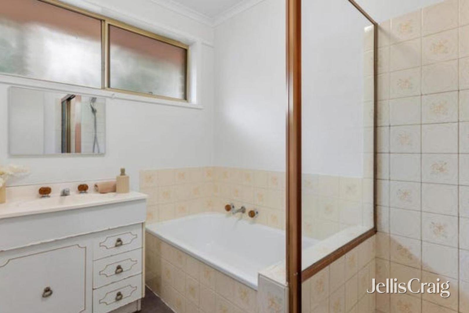 2/300-302 Blackburn Road, Glen Waverley image 7