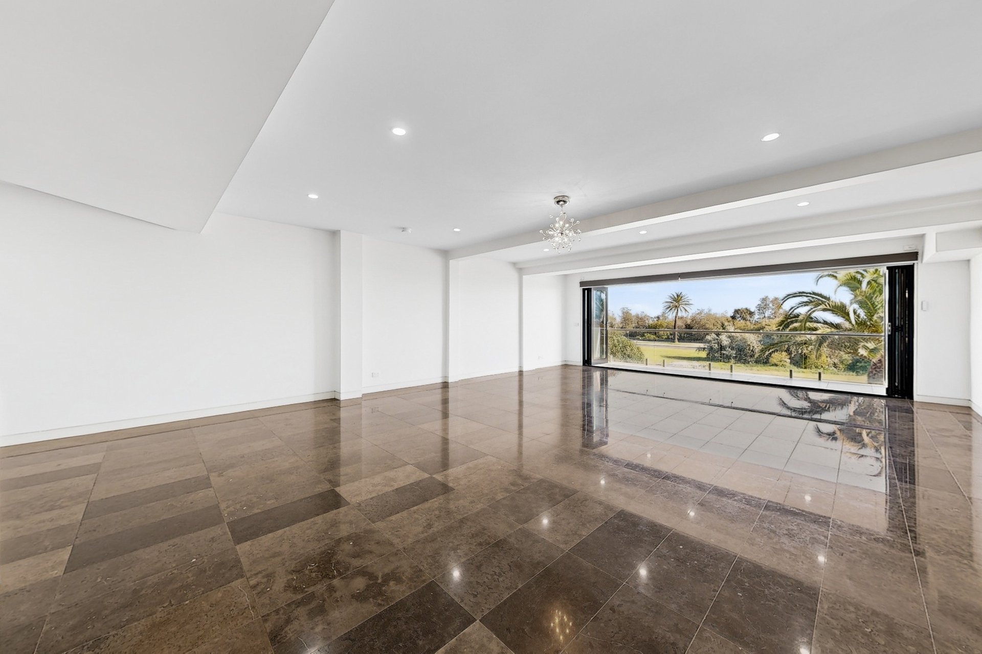 2/301 Beaconsfield Parade, Middle&nbsp;Park image 2