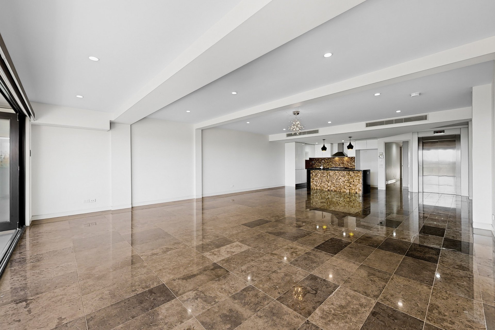 2/301 Beaconsfield Parade, Middle&nbsp;Park image 3