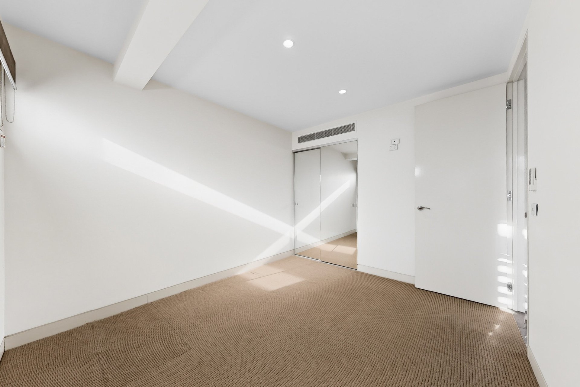 2/301 Beaconsfield Parade, Middle&nbsp;Park image 8