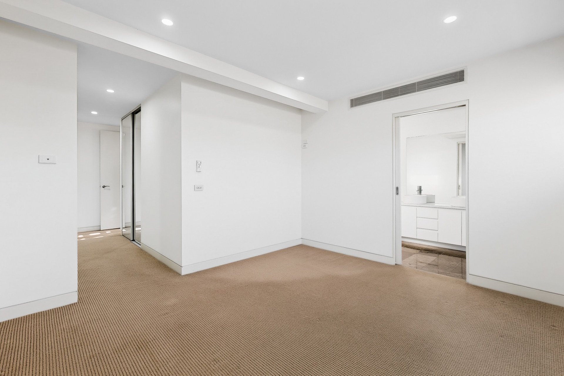 2/301 Beaconsfield Parade, Middle&nbsp;Park image 9