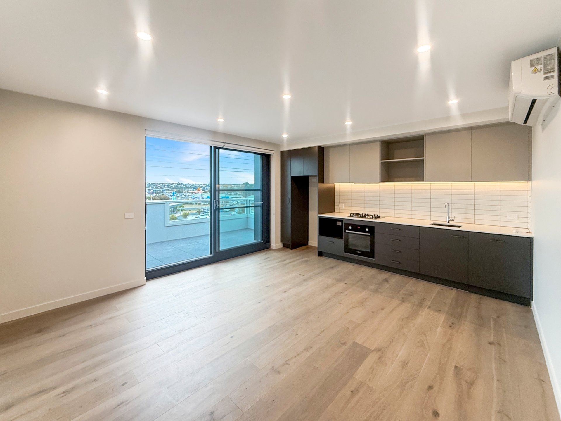 2301/104 Colac Road, Highton image 2