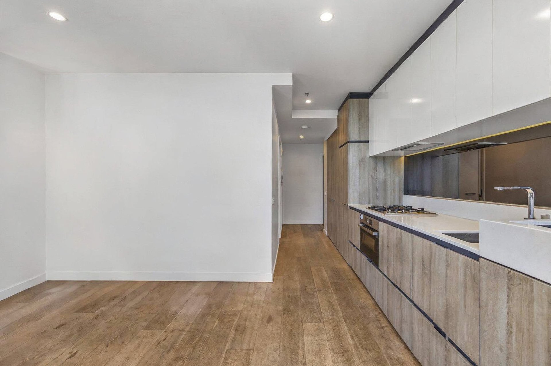2302/58 Clarke Street, Southbank image 3
