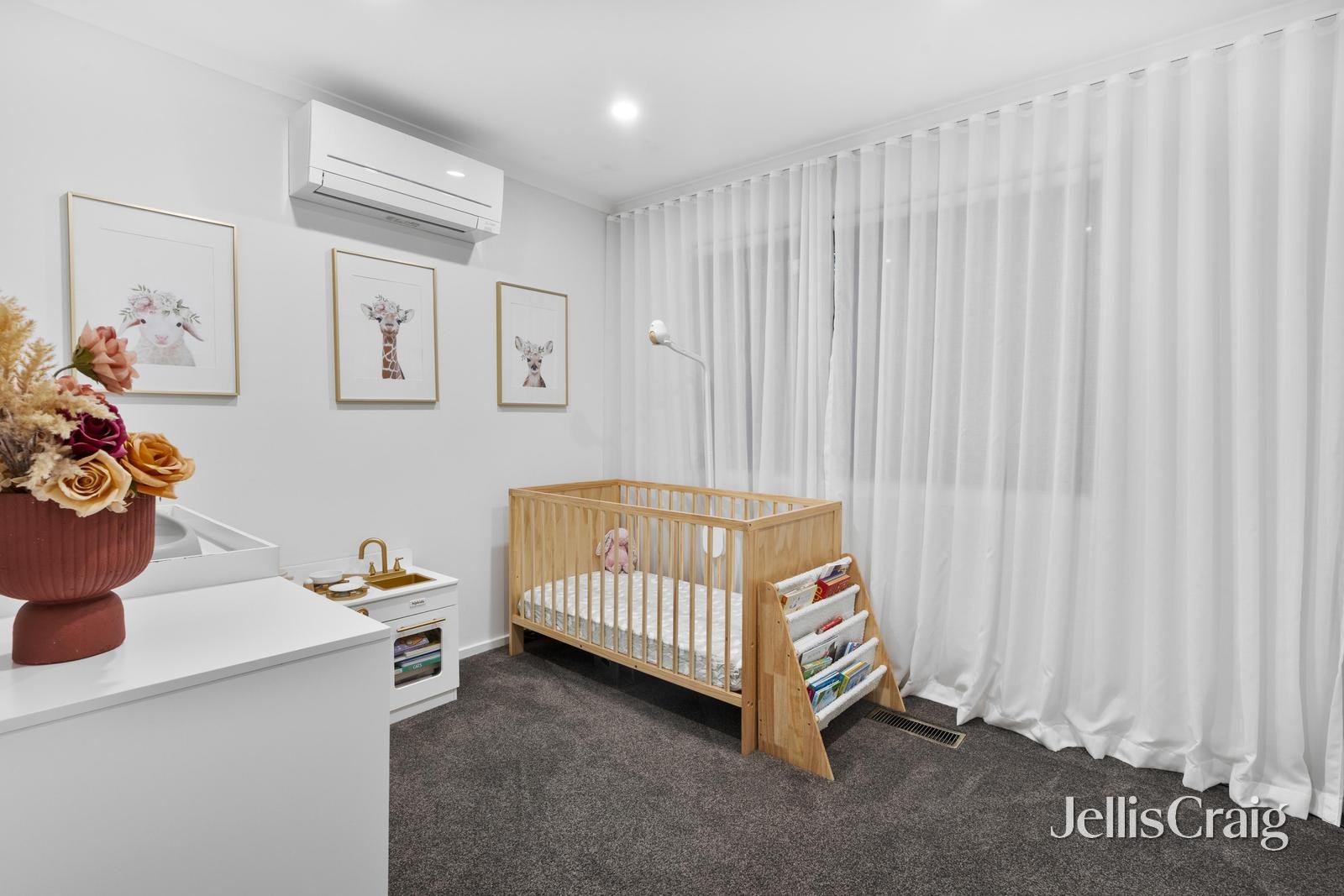 2/304 George Street, Doncaster image 11