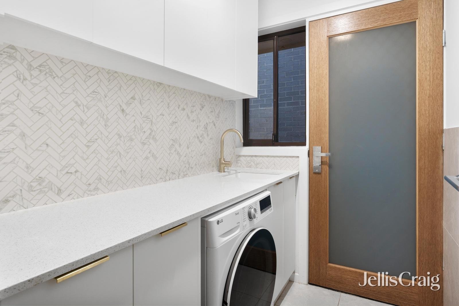 2/304 George Street, Doncaster image 12