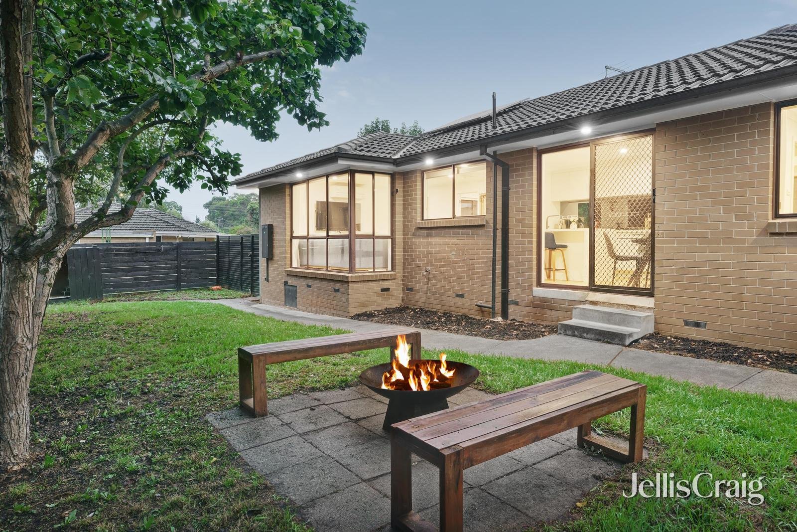 2/304 George Street, Doncaster image 13