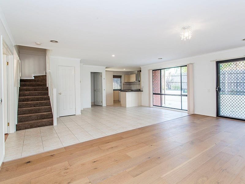 2/304 Highbury Road, Mount Waverley image 3