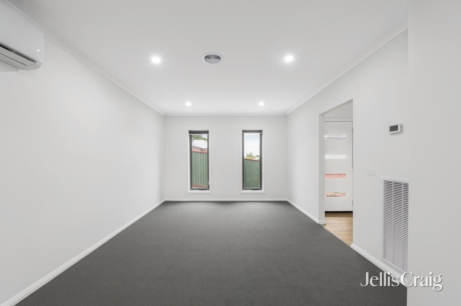 2/304 York Street, Ballarat East image 3