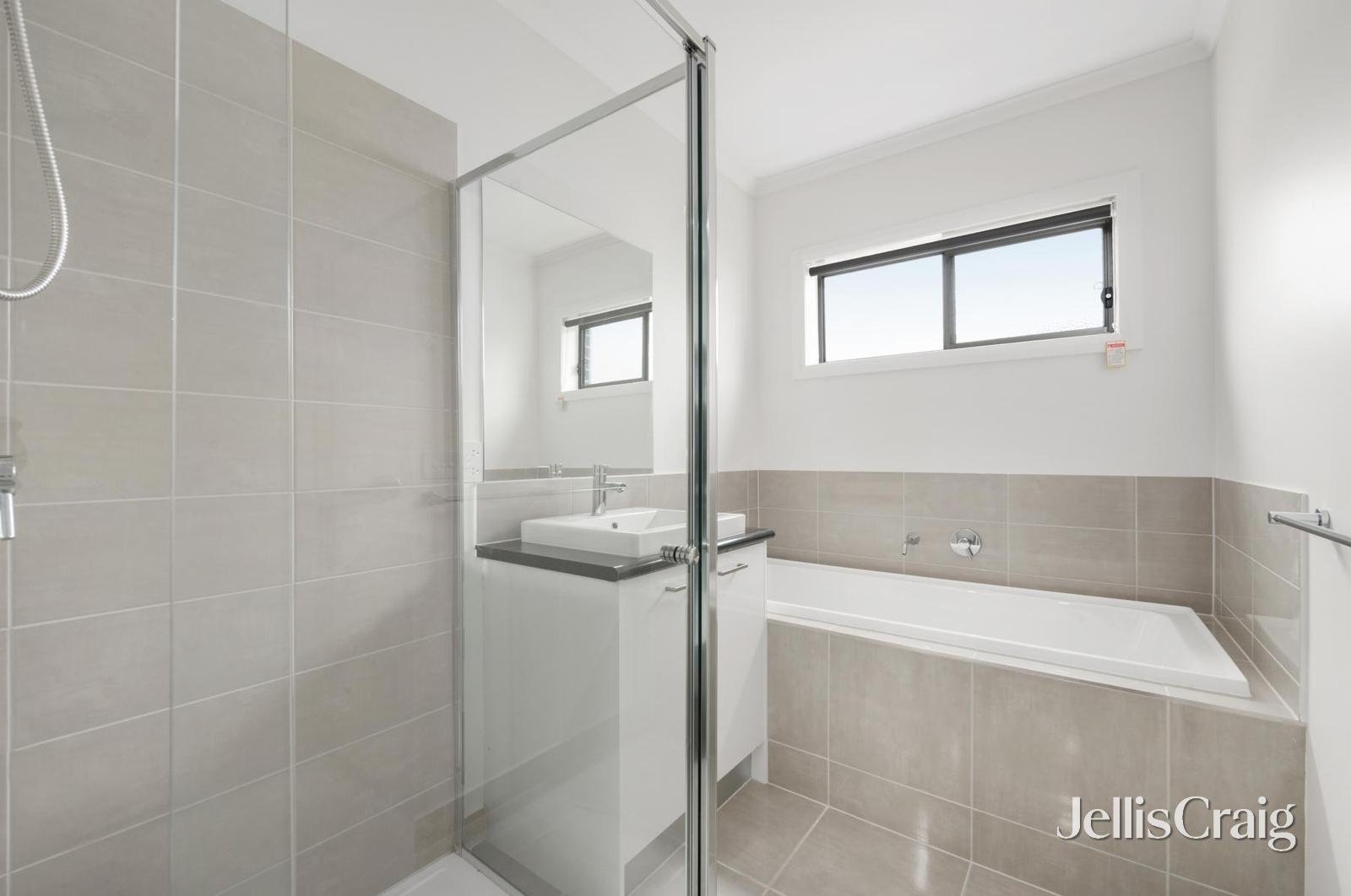 2/304 York Street, Ballarat East image 7