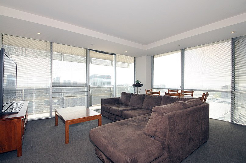 2305 / 620 Collins Street Melbourne, VIC 3000