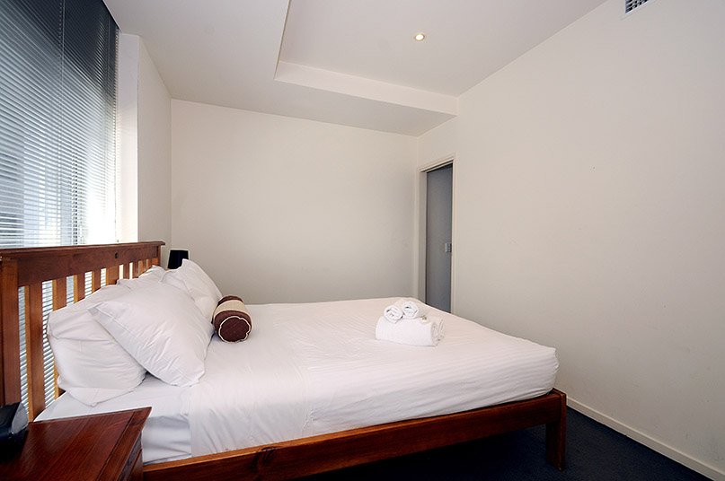 2305 / 620 Collins Street Melbourne, VIC 3000