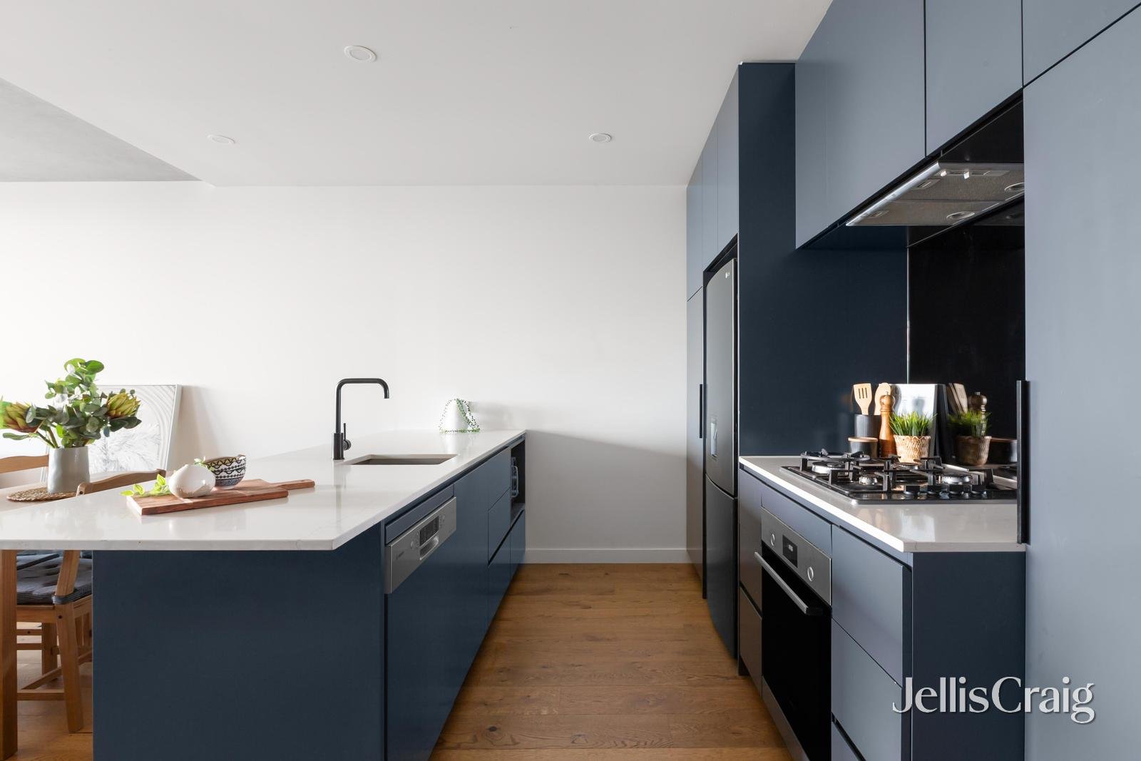 2306/6 Joseph Road, Footscray image 5