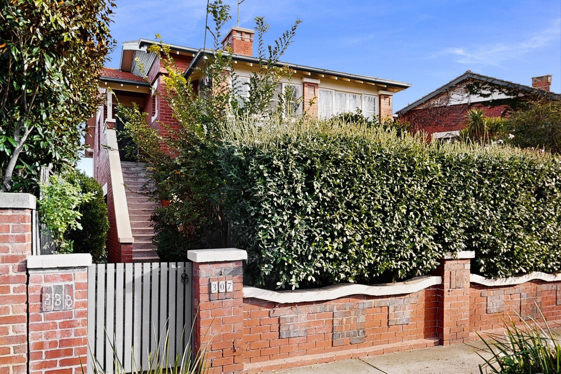 2/307 Barkly Street, Elwood image 1