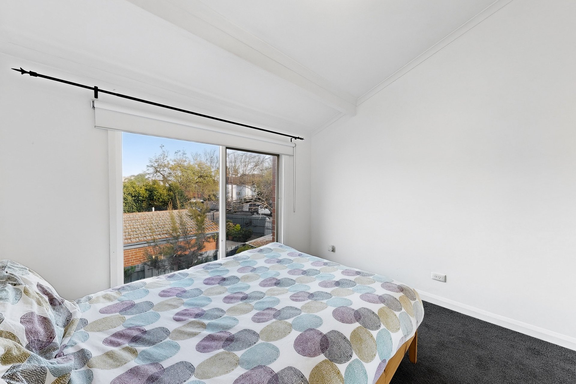 2/307 Barkly Street, Elwood image 5