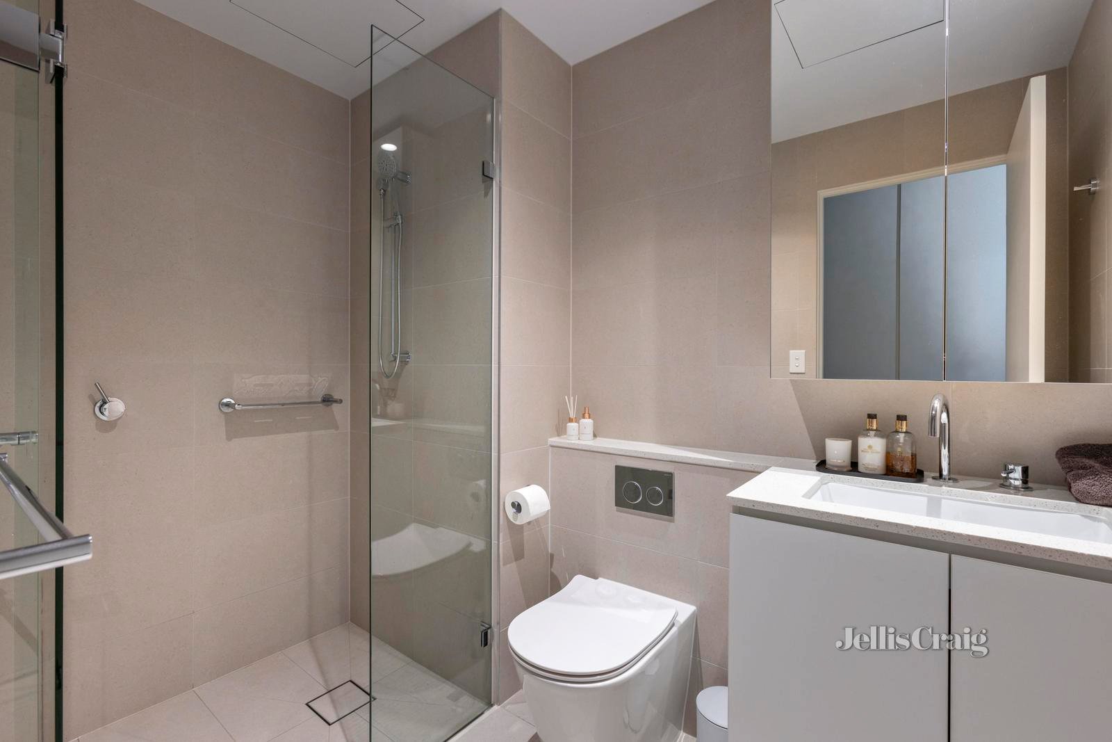 2307/259 Normanby Road, South Melbourne image 7
