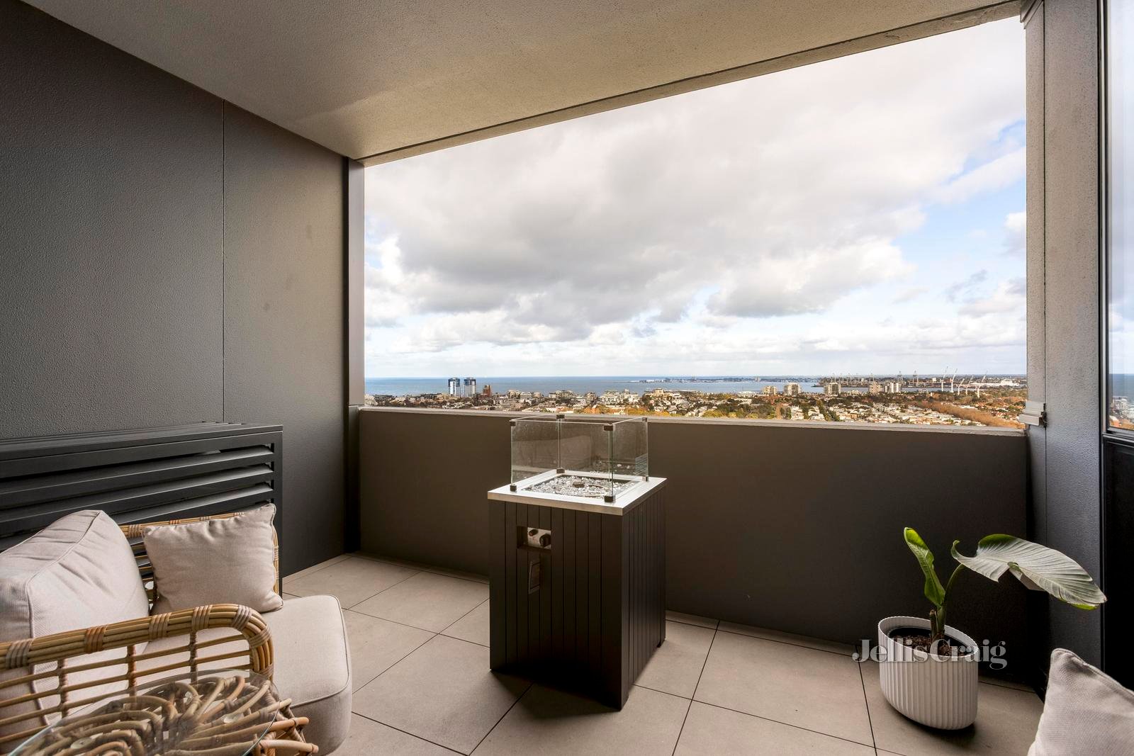 2307/259 Normanby Road, South Melbourne image 8