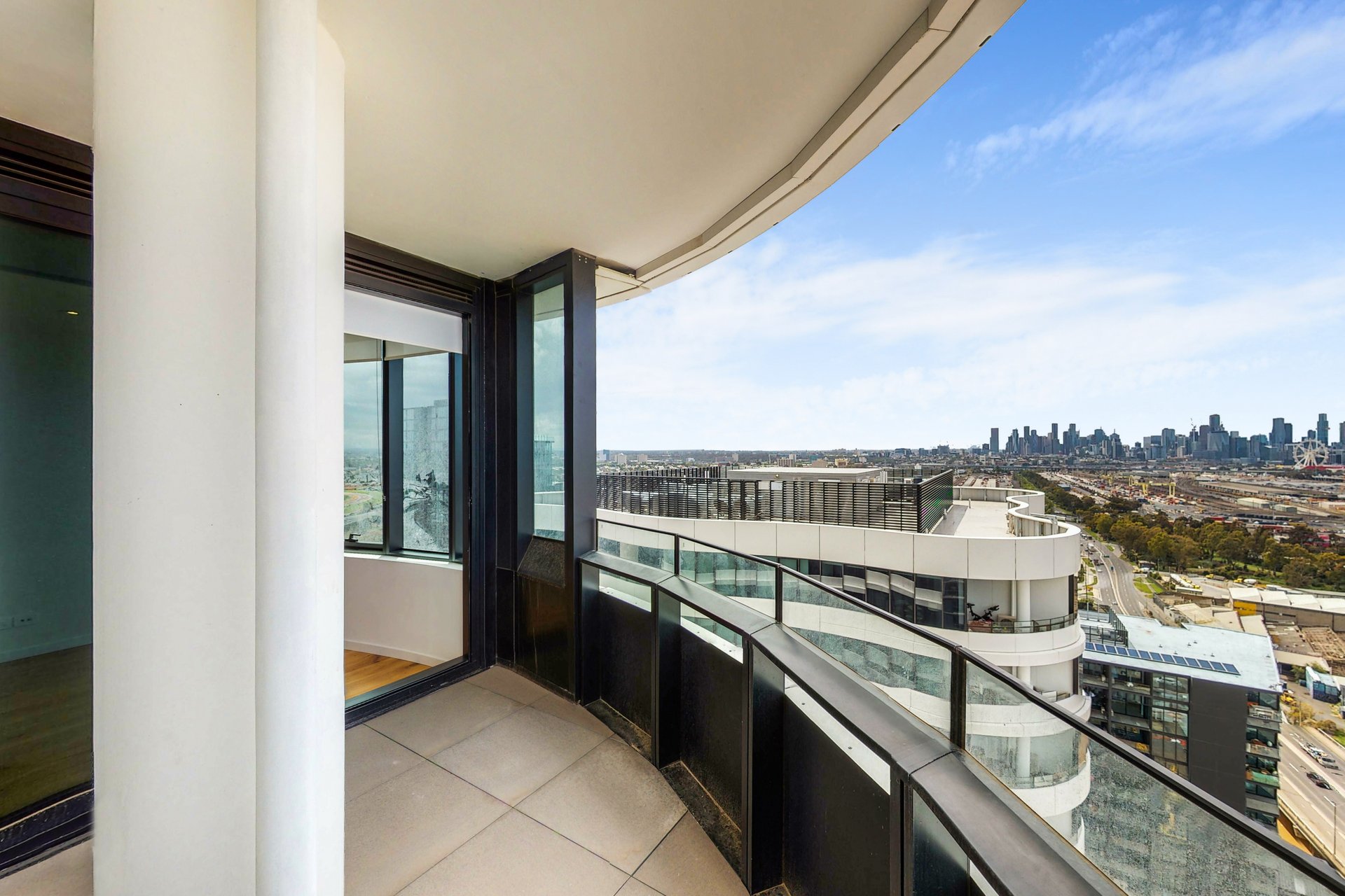 2307/8 Hallenstein Street, Footscray image 8