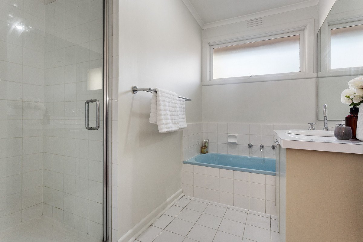 2/31 Andrews Street, Burwood image 7
