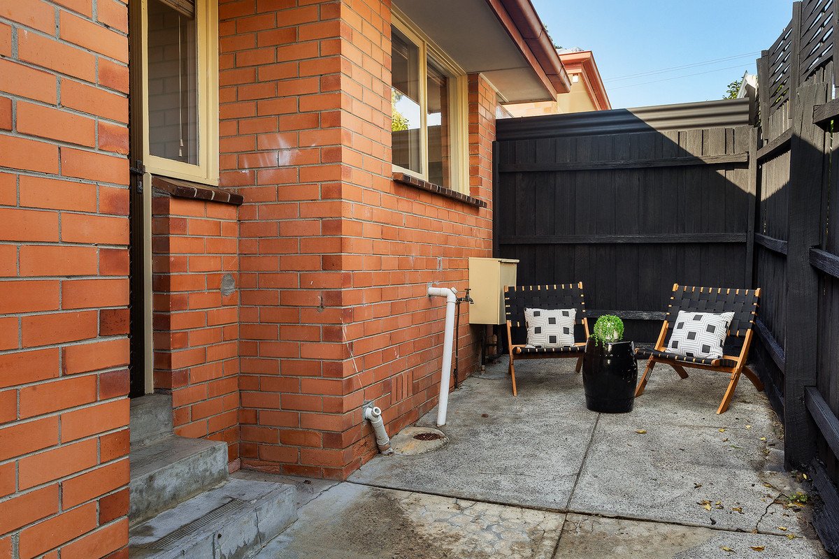 2/31 Andrews Street, Burwood image 8