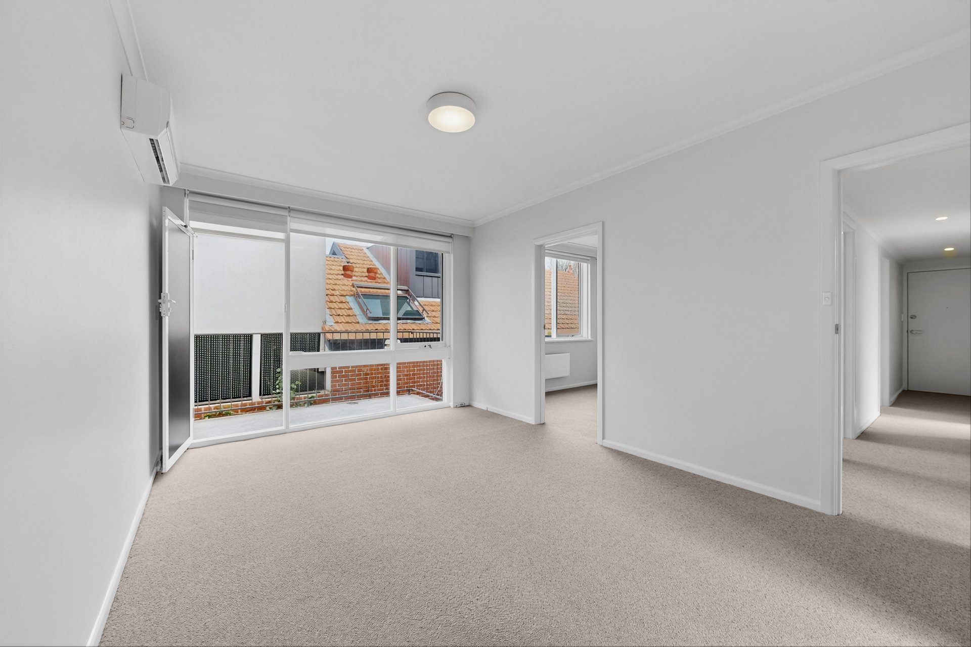 2/31 Beach Avenue, Elwood image 3