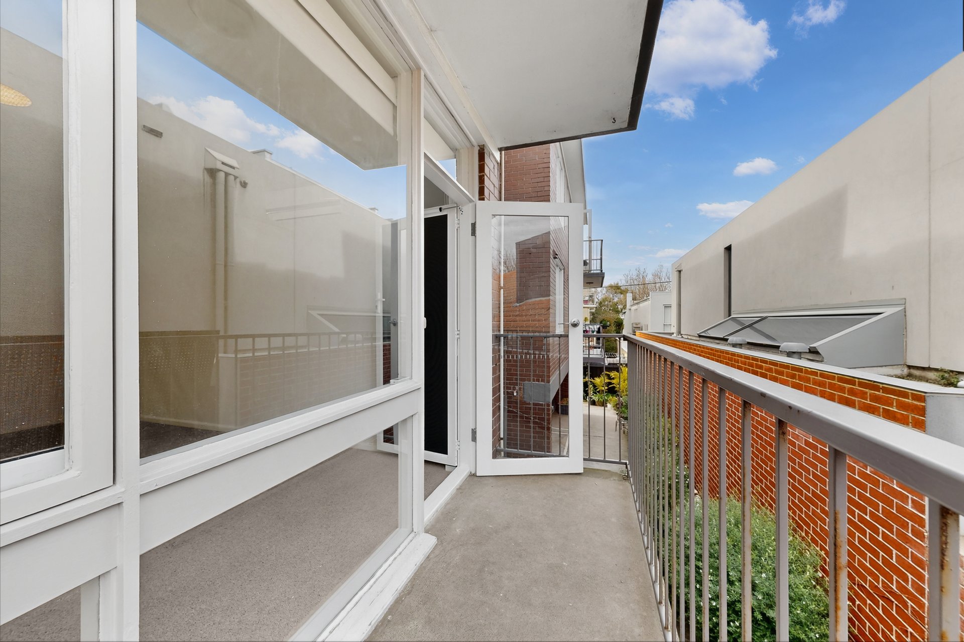 2/31 Beach Avenue, Elwood image 4