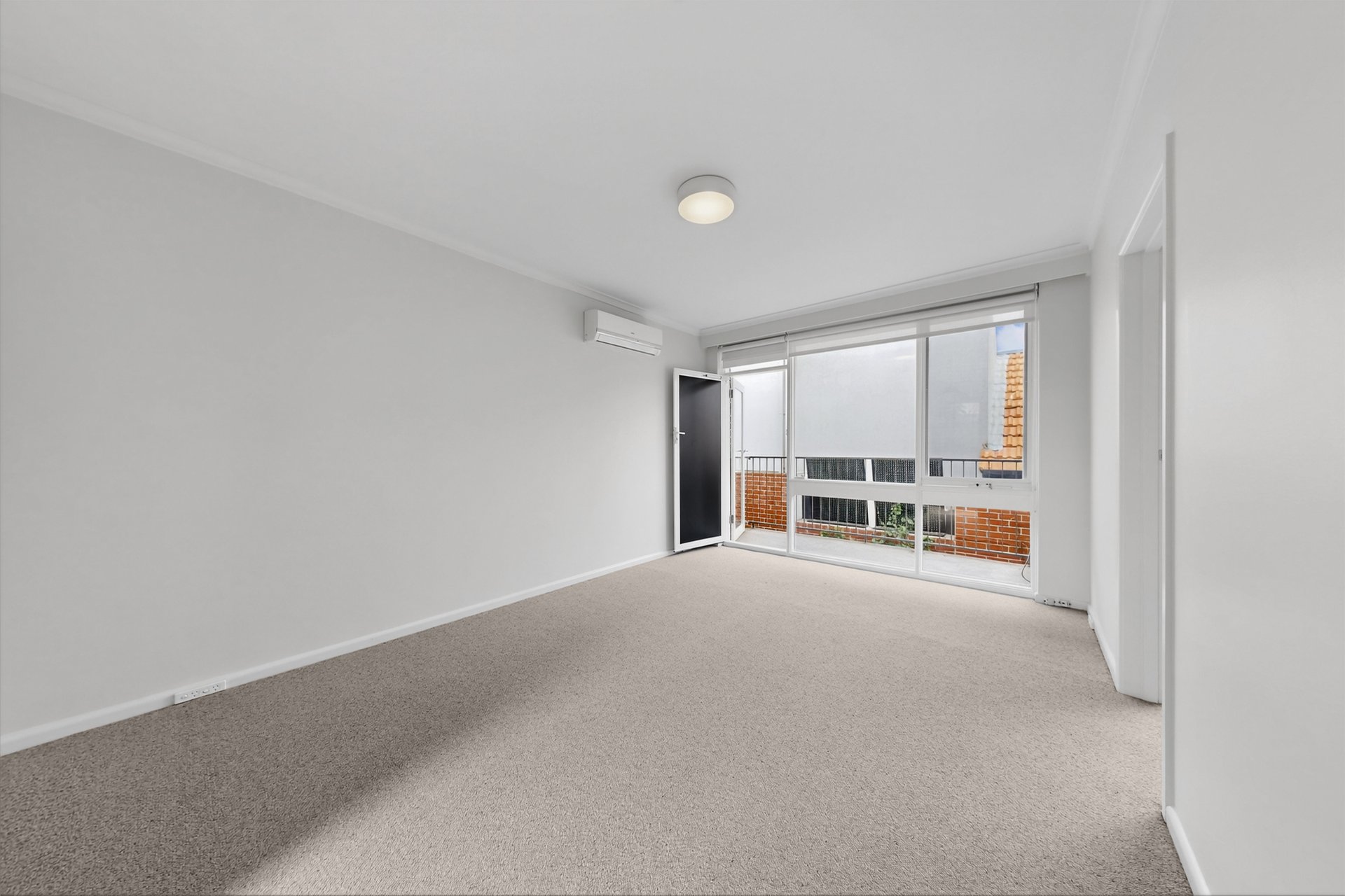2/31 Beach Avenue, Elwood image 6