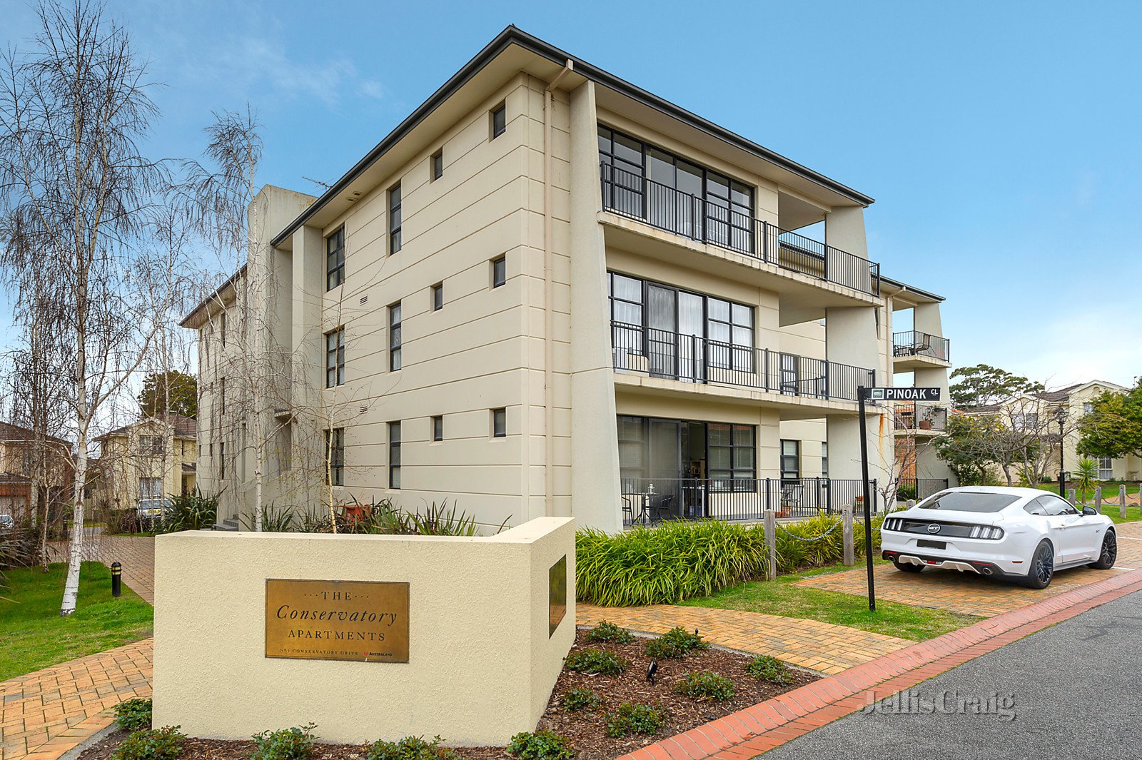 23/1 Conservatory Drive, Burwood image 2