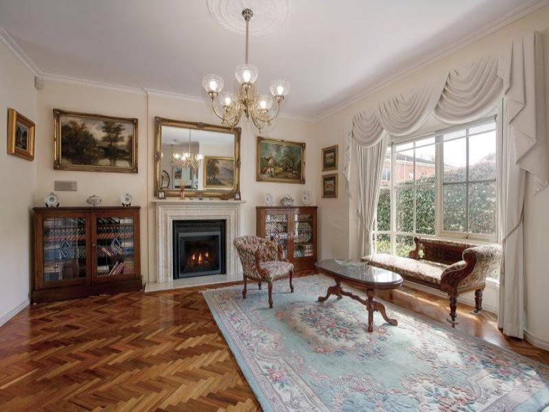 2/31 High Road, Camberwell image 2