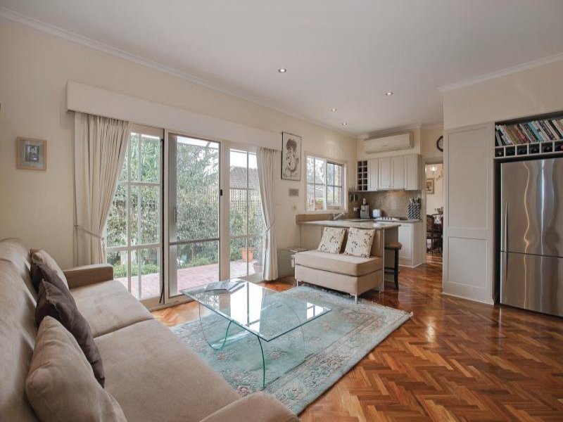 2/31 High Road, Camberwell image 4