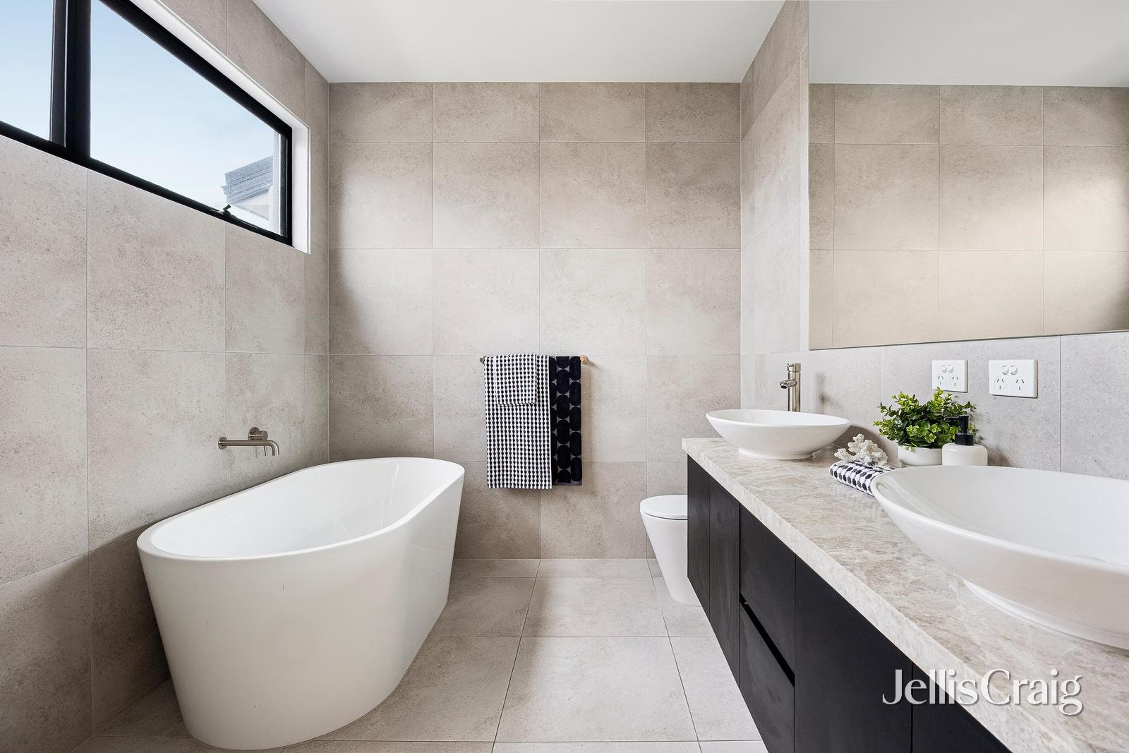 2/31 Hudson Street, Fawkner image 8