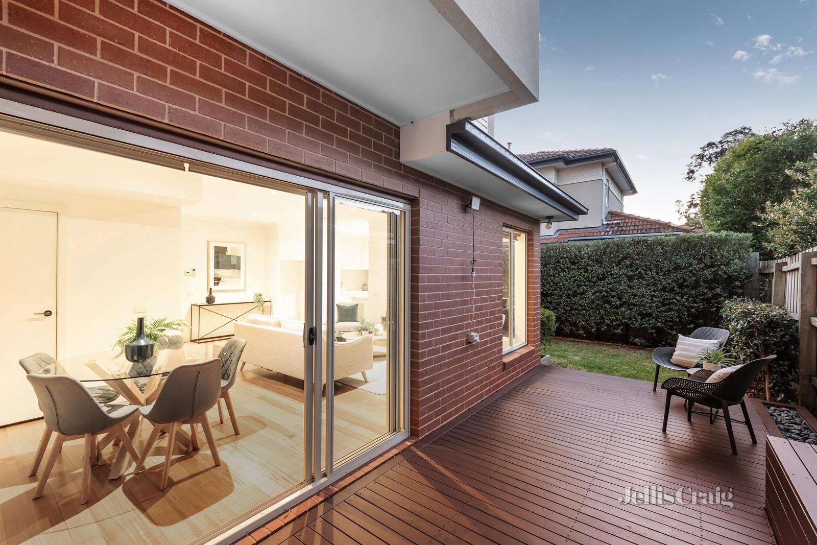 2/31 Kennealy Street, Surrey Hills image 7