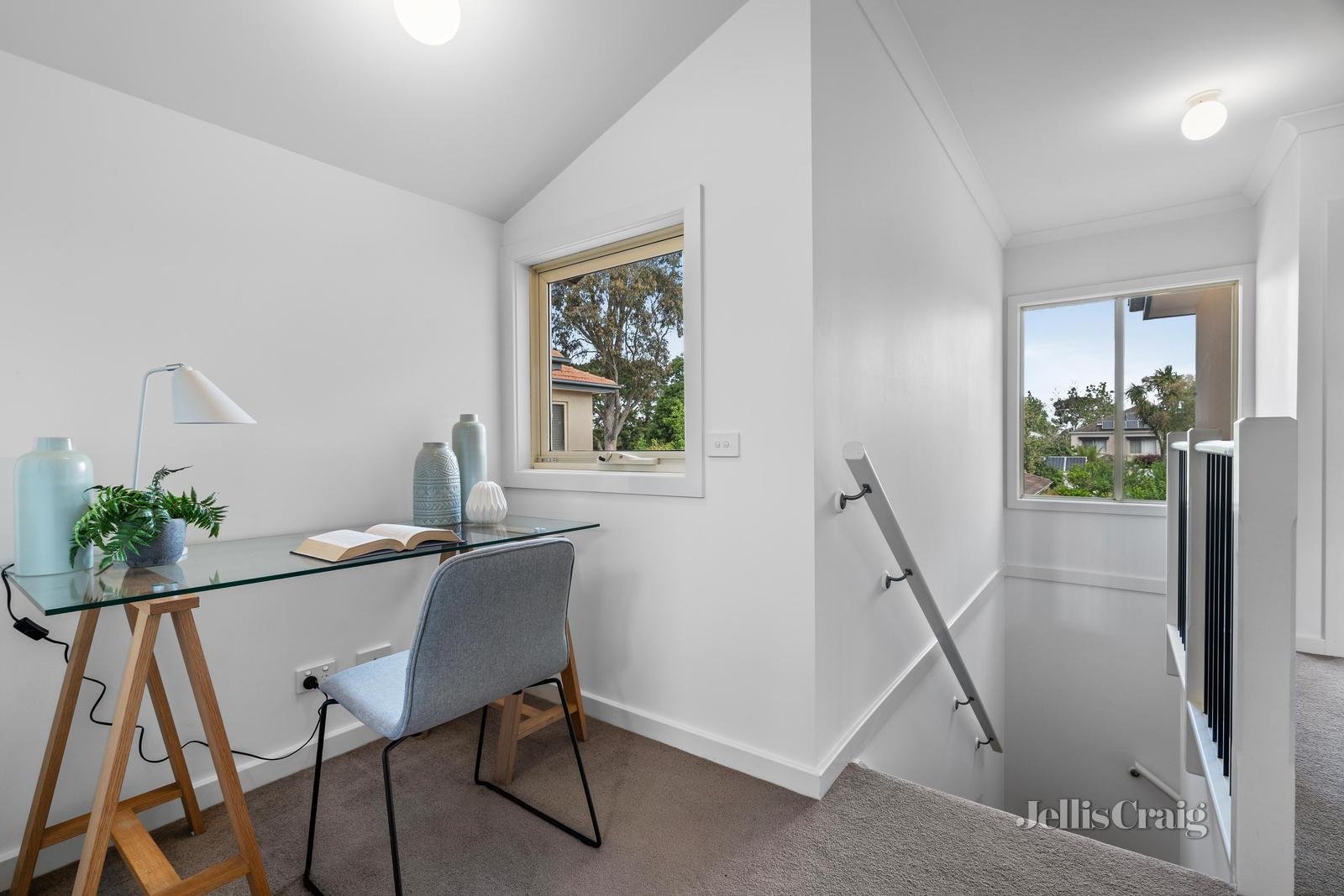 2/31 Kennealy Street, Surrey Hills image 9