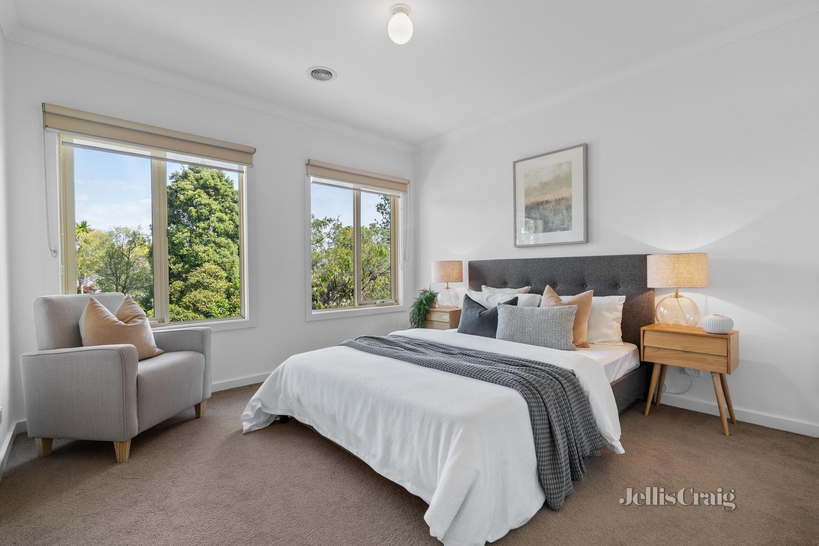 2/31 Kennealy Street, Surrey Hills image 12