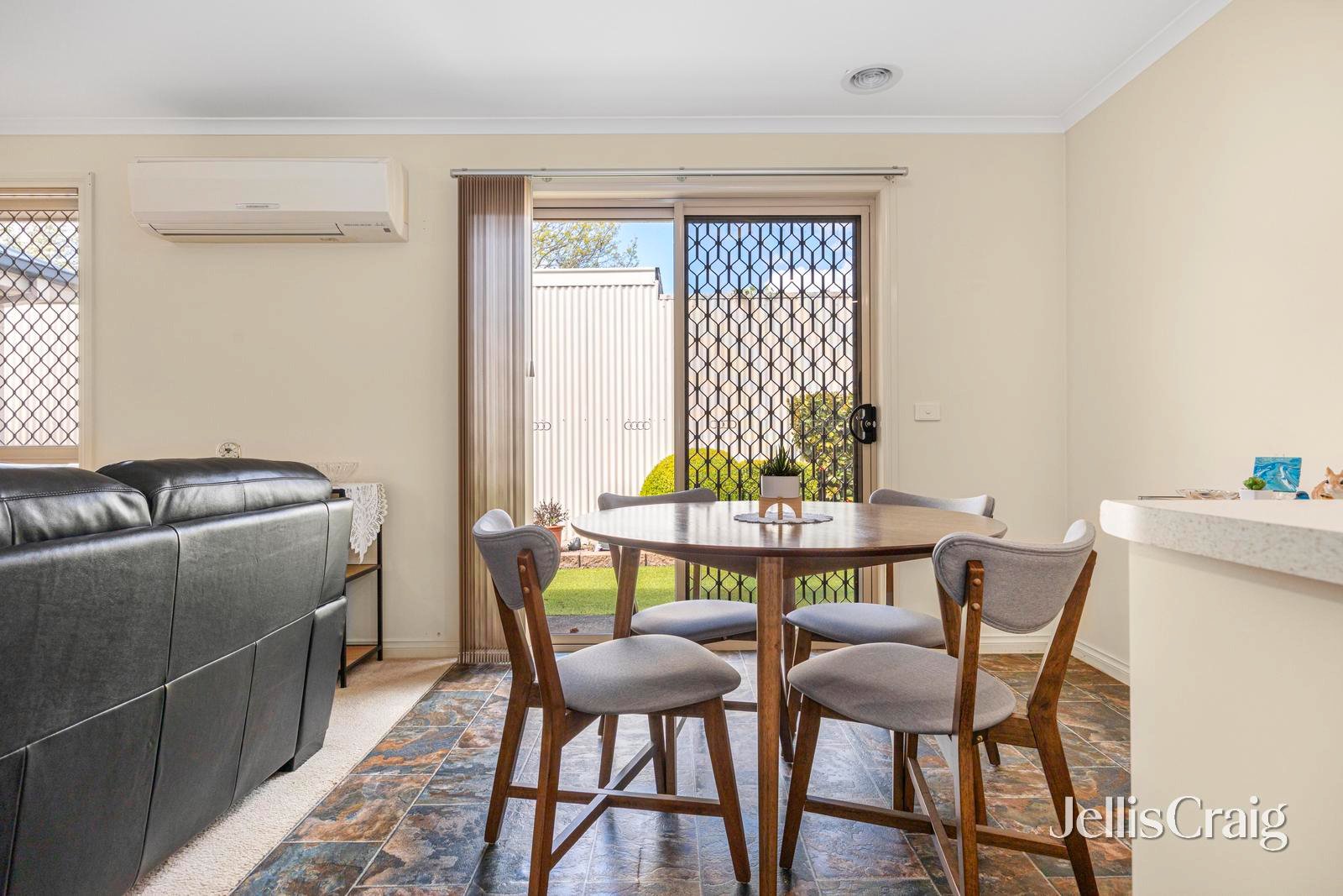 2/31 Kent Street, Sebastopol image 6